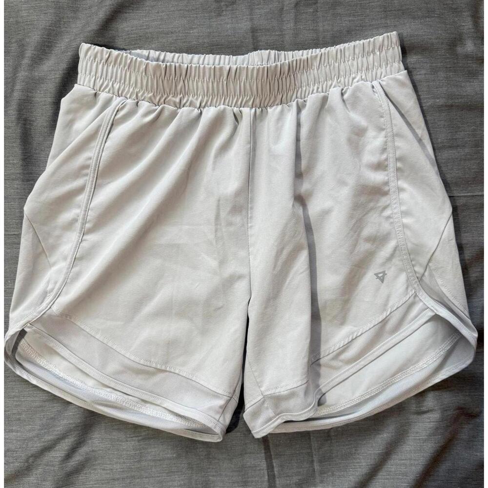 LIV Life Integrity Earth Womens Light Gray Lined Shorts Size Medium Stretch